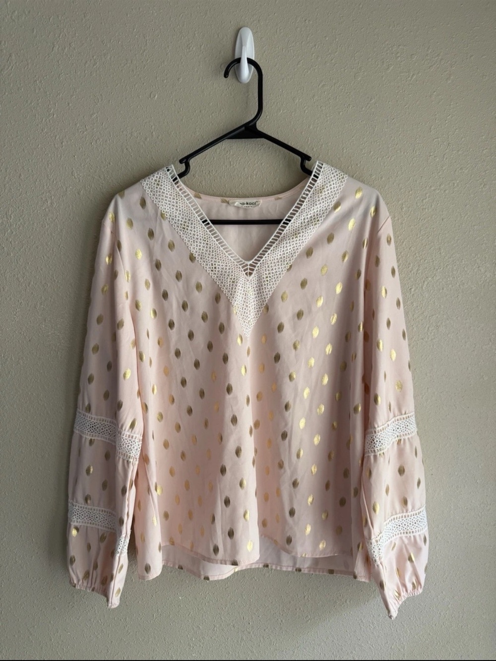Anna-Kaci California Women’s Pale Pink/Gold Polka Dot Blouse L